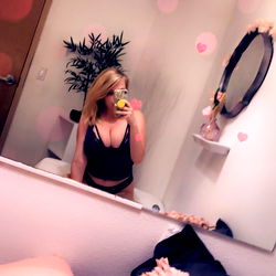 โค๏ธAprilโค๏ธ photo