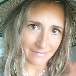 Anissa Brooks, an attractive woman from Charleston, South Carolina