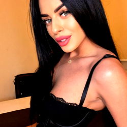 𝑯𝒂𝒏𝒏𝒂𝒉 𝑺𝒘𝒂𝒏𝒆XO photo