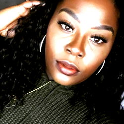 Akeemah Staples - Instagram Model