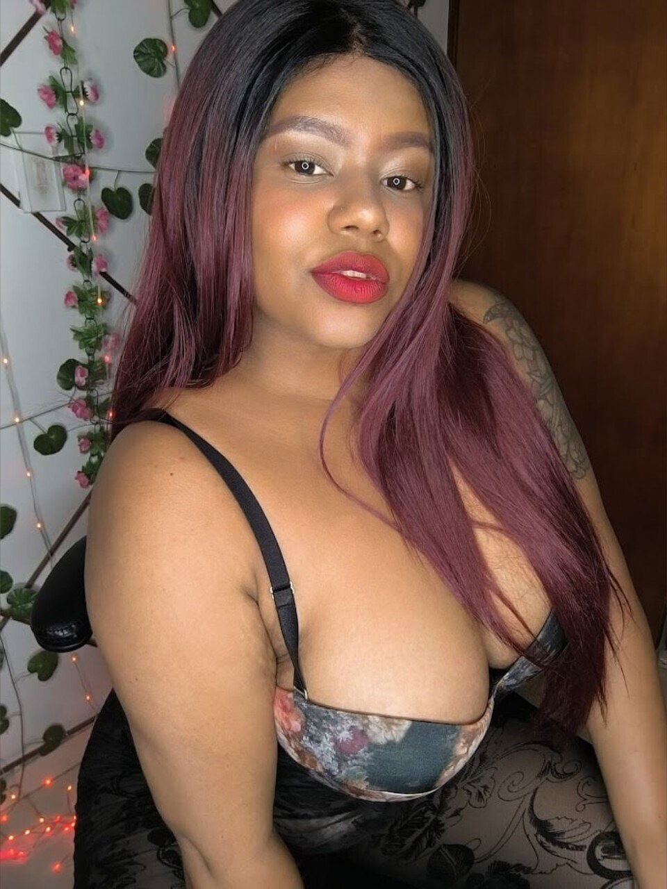 BIGASS NAOMI'S VIP photo