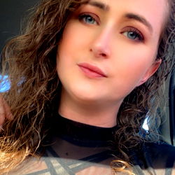 Emily Foxx VIP, OnlyFans Model