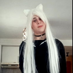 Azul_chan, Onlyfans Model with Long Silver Hair