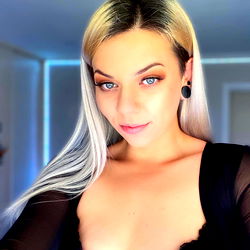 Artsy Ash - PPV Model Profile Image