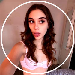 fiona ✩₊˚.⋆☾ 🩷 photo