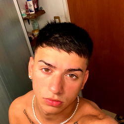 OnlyFans Model Joan from Buenos Aires - Achieving Success in the Digital World