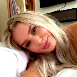 August Jade, Stunning Model from the USA