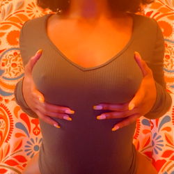 Indi - OnlyFans Model | Age: 25 | Gender: Female