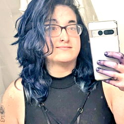 A Stylish Selfie of Alice Snow from Knox TN