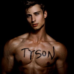 Tyson Dayley photo