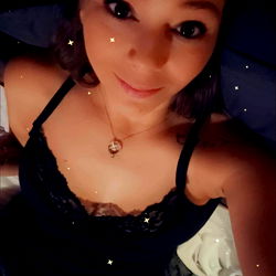 OnlyFans Model SouthernTippsy Poses for the Camera