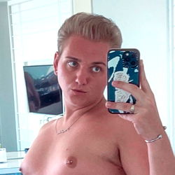 Blondie - OnlyFans Model from New York City