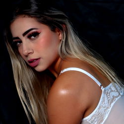 Introducing Annet Ramos, a captivating OnlyFans model