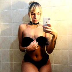 Stunning OnlyFans Model Gianna Bonaforte in a Bikini, Sudamerican Gemma