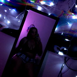 Hippie.vibes, a VSCO Girl in a DIY Photo Shoot