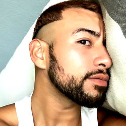 ArtMan: The Stylish Face Behind the Camera Lens