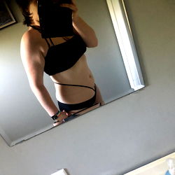 OnlyFans Model Roza: Stunning Transformation in Bathing Suit