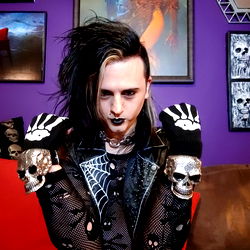 Onlyfans Model AEFrost in Gothic Look