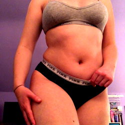 Sarah Violet Showcasing Her Fitness