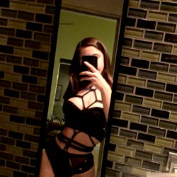 Aradia, OnlyFans Model in Sensual Lingerie