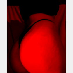 Coverture of Daniela Tobar, a renowned OnlyFans model from El Salvador