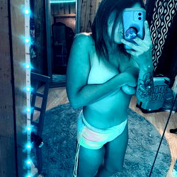 Lola - OnlyFans Model