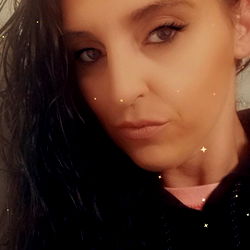 Stylish OnlyFans Model in Illinois,