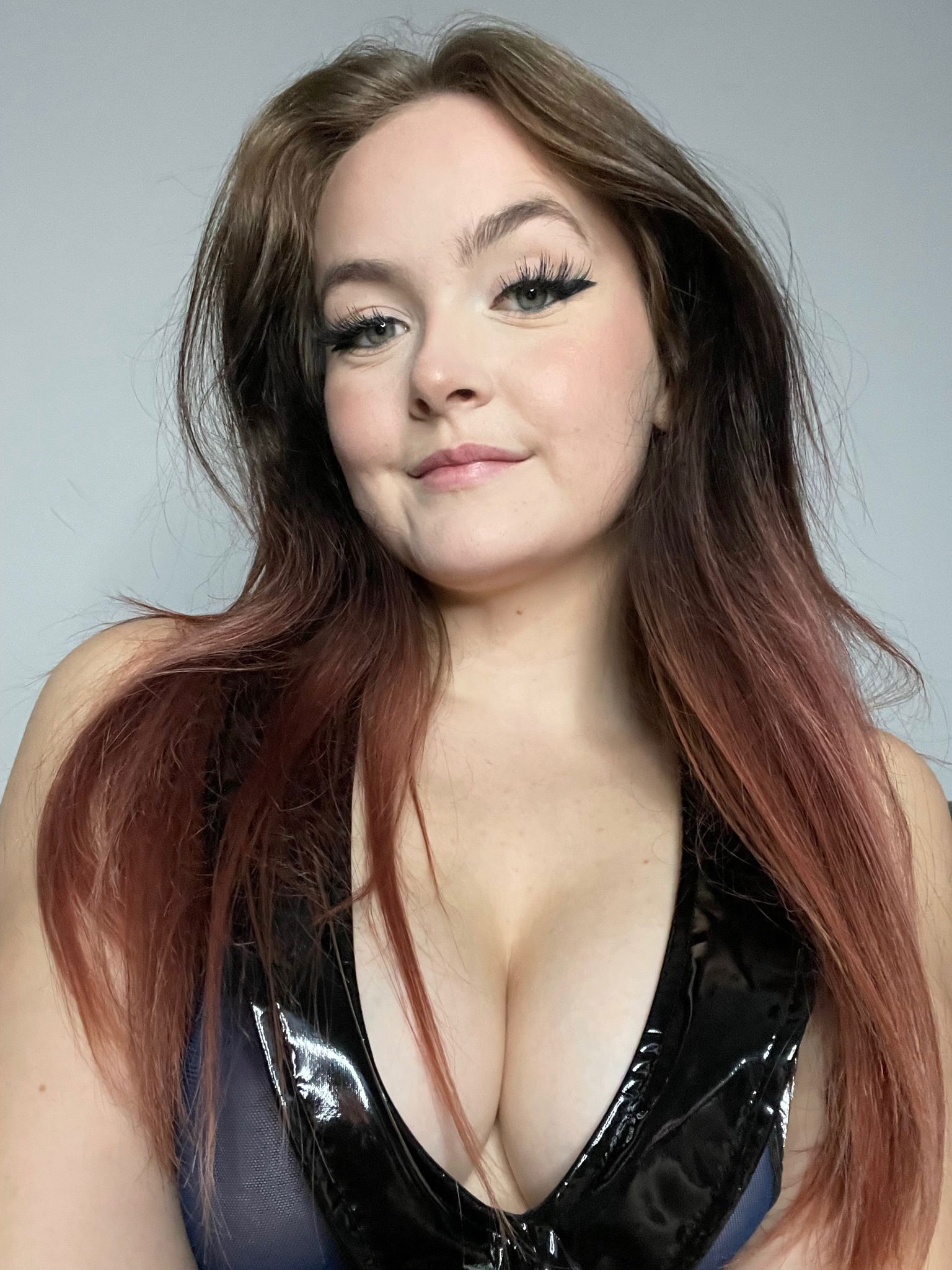 I’m online 😈😏 photo