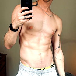 Beau Garrett: Fitness Model Sharing Workout Routine