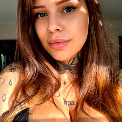 German Model AngelvibesxFree in Highlight