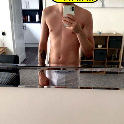 OnlyFans Model J Showcasing His Shirtless Fitness Routine