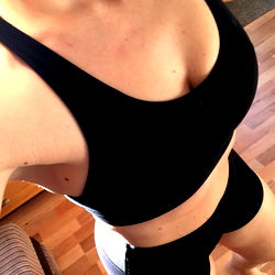 YourDarkKitten Showcasing Her Gym-Ready Fitness Attire