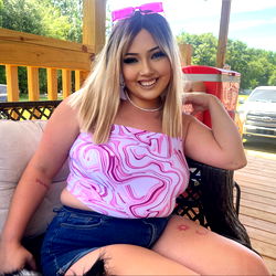 OnlyFans Model Autumnholton's Summer Bikini Photoshoot