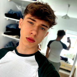 JakeMaxxik - A Handsome Young Man from Europa