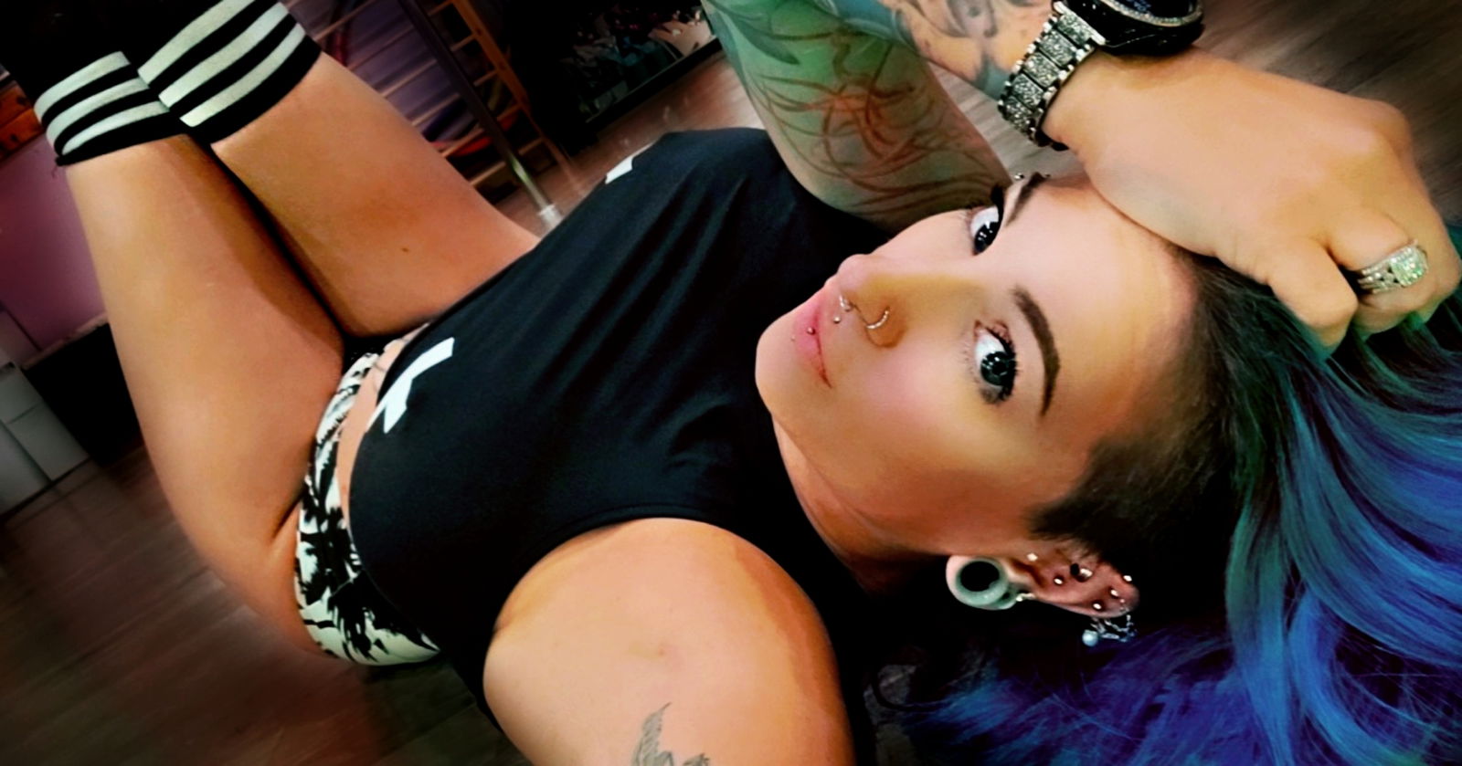 Avery Allen ✔ photo