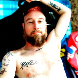 Relaxing by the lake: Big Viking