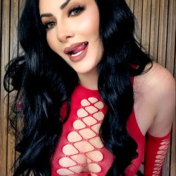 Ariana Herchi - OnlyFans Model Photoshoot