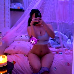 Alejandra's OnlyFans Bedroom
