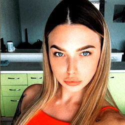 Alina_Xoner on Instagram - Strong and Confident Portrait