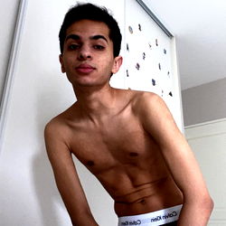 Ayaz | OnlyFans Model 😼