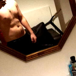 OnlyFans Model Jake in Home Gym Mirror Reflection