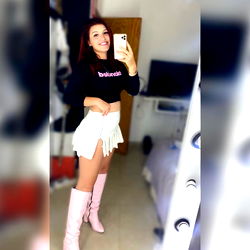 Alisson's OnlyFans Modelling Moment