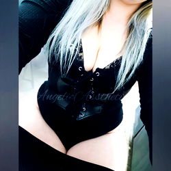 Angelic ASSthetic 🍑 Sharing Her Thoughts When She Cums