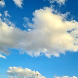 Engaging View of Clear Skies