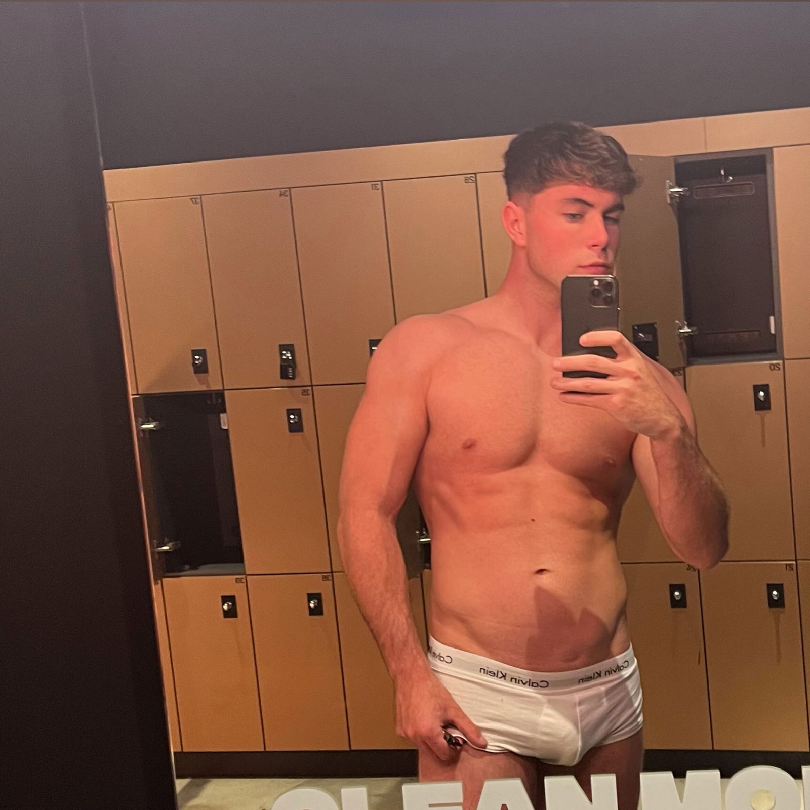 brad👅👅👅 photo