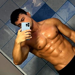 Alex_blu: European OnlyFans Model in Shape