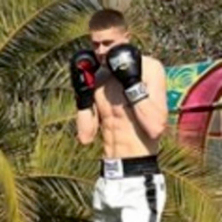 Hung Twink | Top photo