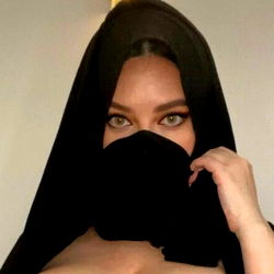 @FairuzaPersiana Financial Dominatrix photo