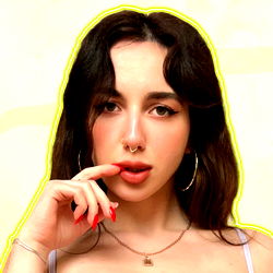 Sara Lux - Model, Photographer, and Creator