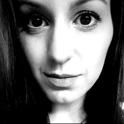 Stylish and Youthful Portrait of Onlyfans Model Hellabombskies